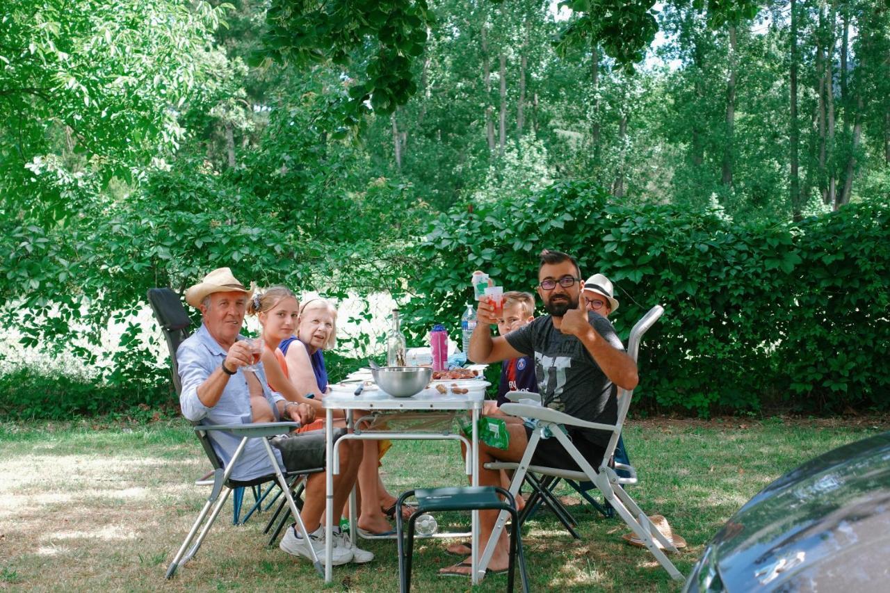 Camping Paradis Family Des Issoux Lalevade-dʼArdèche Eksteriør bilde